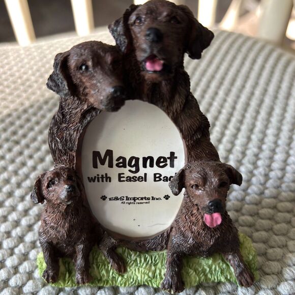 E & S Imports Mini Magnet with Easel Back Chocolate Lab Dog Family Photo Frame - Picture 1 of 2